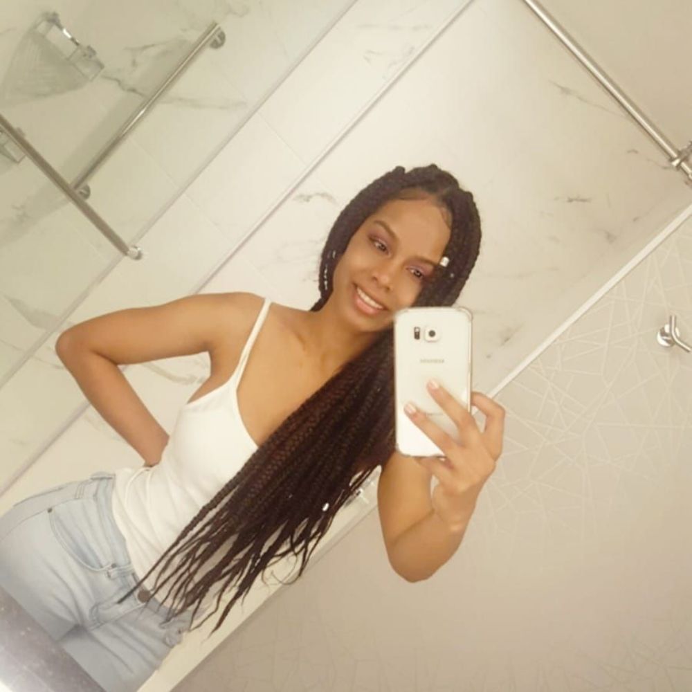 Meet your Posher, Chanelle
